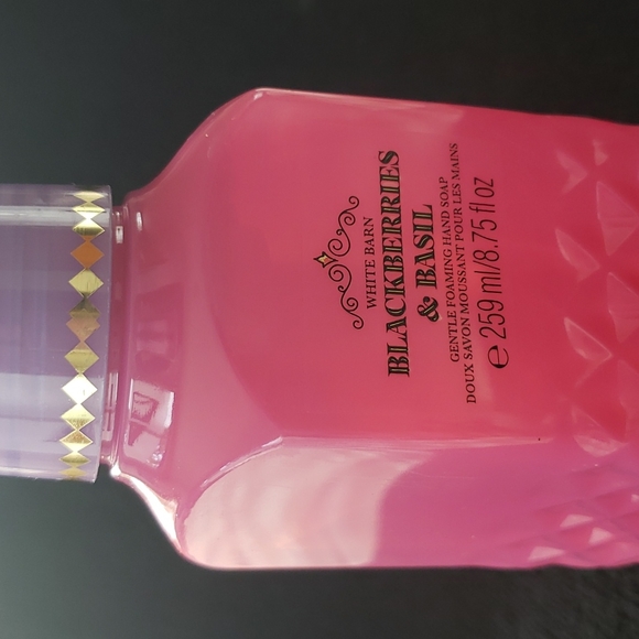 🥳3/20🥳White Barn / Bath & Body Works BLACKBERRIES & BASIL Foaming Hand Soap - Picture 3 of 6